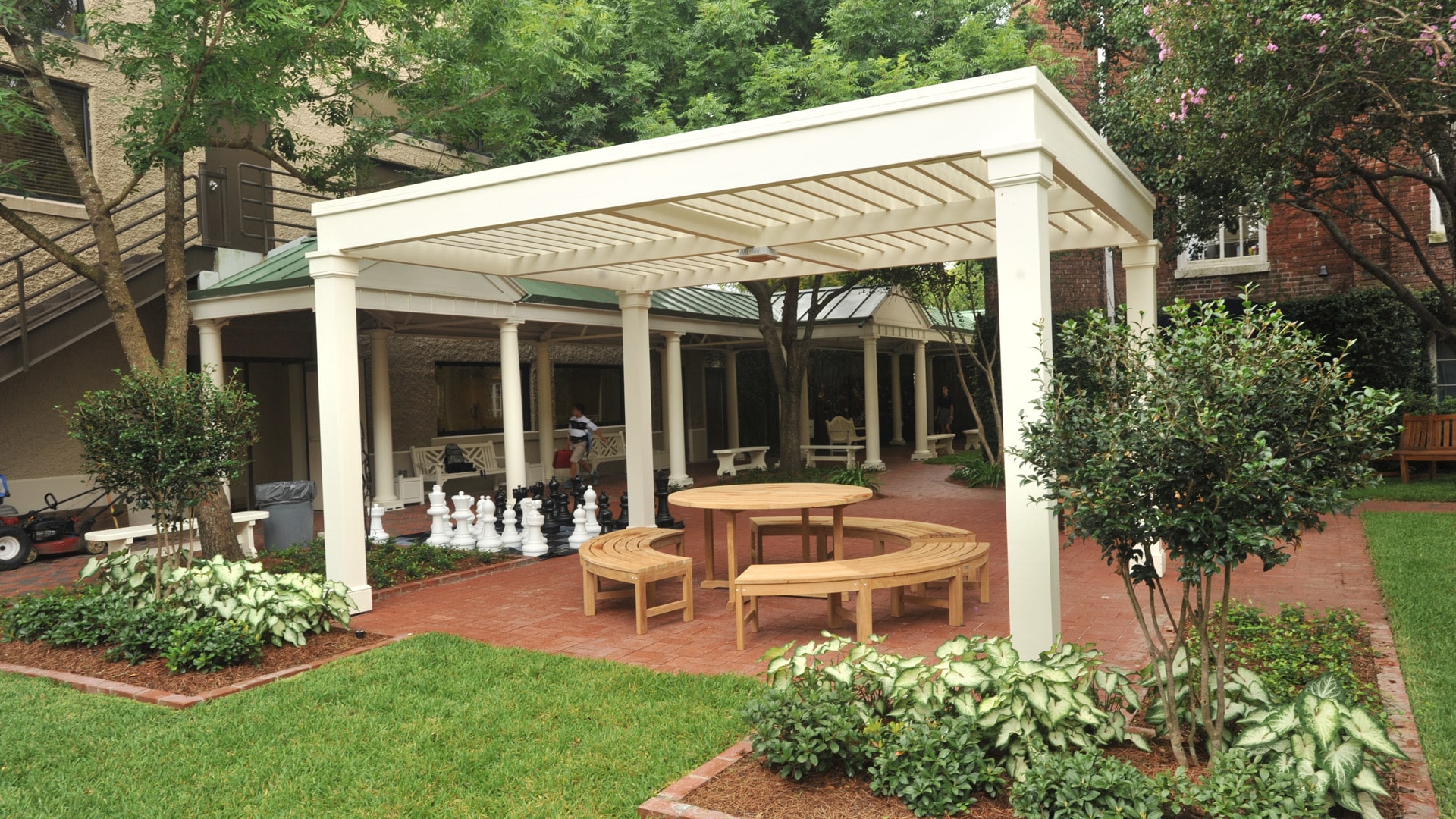 garden_st-george-episcopal_1 Commons area garden with pergola