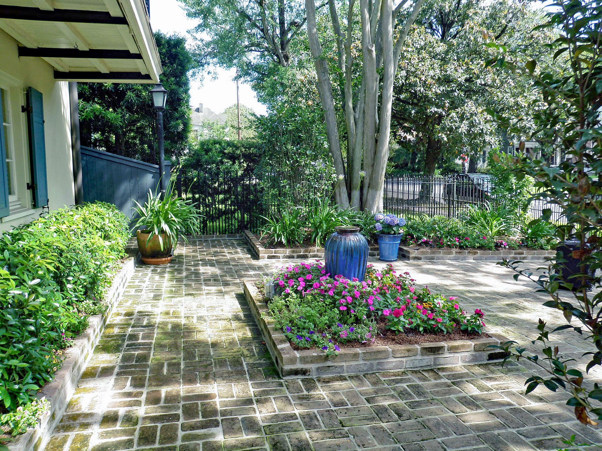 courtyard city garden traditional new orleans courtyard